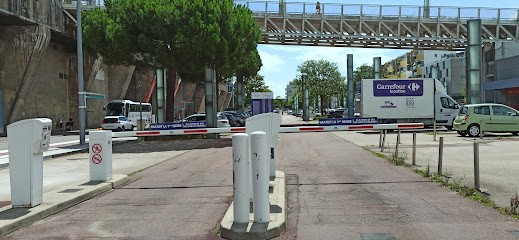 Parking Carrefour Market, Parking à Saint-Nazaire