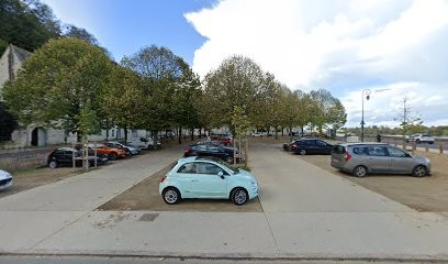 5 Place Notre Dame Parking, Parking à Saumur