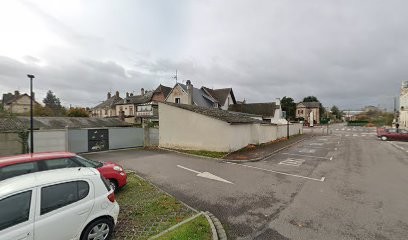 Gare de Verneuil-sur-Avre, Parking à Verneuil d'Avre et d'Iton