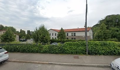 6 Rue Marc Riboud Parking, Parking à Saint-Genis-Laval