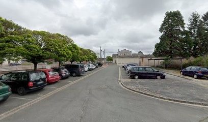 Gare De Salbris, Parking à Salbris