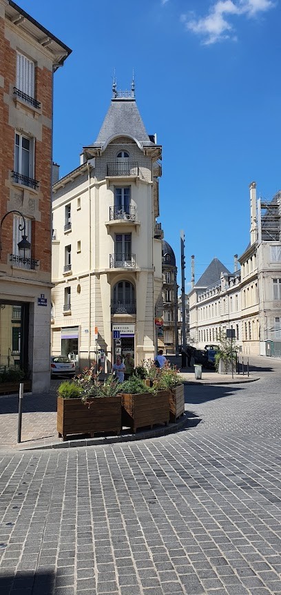 Hôtel De Ville | Champagne Parc Auto, Parking à Reims