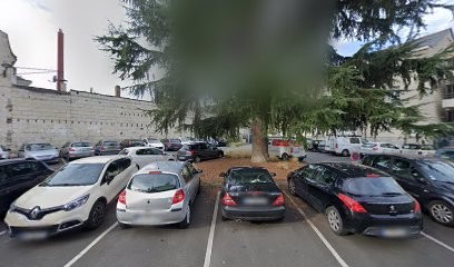 1 Rue De La Manutention Parking, Parking à Saumur