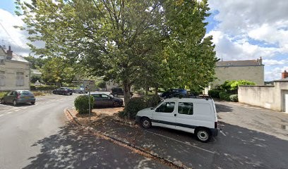 5 Avenue Courtiller Parking, Parking à Saumur