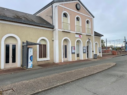 Gare De Salbris, Parking à Salbris