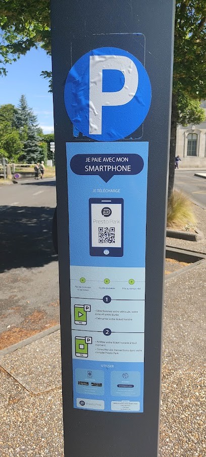 Train Station Parking, Parking à Saintes