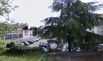 Mairie, Parking à Saint-Genis-Laval