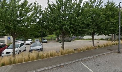 16 Rue Marc Riboud Parking, Parking à Saint-Genis-Laval