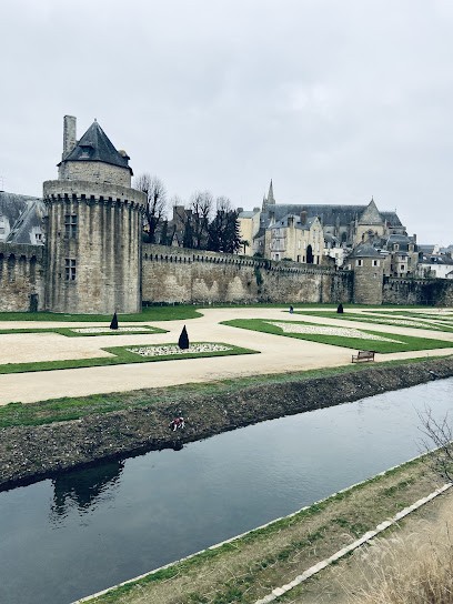 Parking Francis Decker, Parking à Vannes
