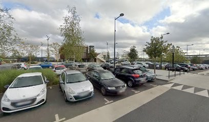 Gare De Val-de-Reuil, Parking à Val-de-Reuil