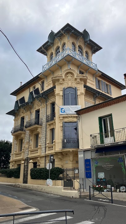 Parking Du Grand Jardin(otogrrafe), Parking à Vence
