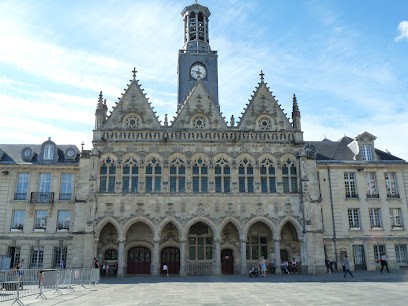 Hôtel De Ville, Parking à Saint-Quentin