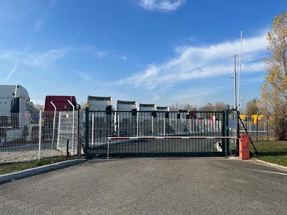 TRAVIS Parking - Dallas Location Saint Priest, Parking à Saint-Priest