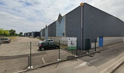 P6, Parking à Saint-Priest