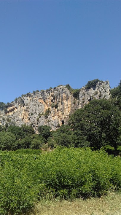 GEO Escalade Vogue, Parking à Vogüé