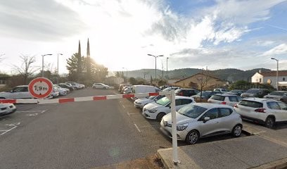 Gare de Simiane, Parking à Simiane-Collongue