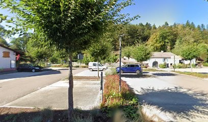 2 Place De La Gare Parking, Parking à Saint-Nabord