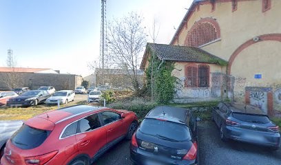 Gare De Saint-Sulpice, Parking à Saint-Sulpice-la-Pointe