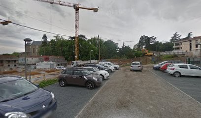 5 Rue Marc Riboud Parking, Parking à Saint-Genis-Laval