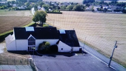 Salle polyvalente Albert DORMIER, Parking à Villemer