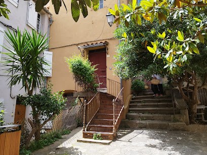 Place Gabriel Peri, Parking à Six-Fours-les-Plages
