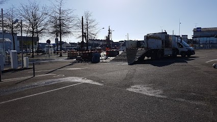 Willy Brant, Parking à Saint-Nazaire