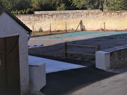 Aire de stationnement camping-car, Parking à Saint-Hilaire-sur-Benaize