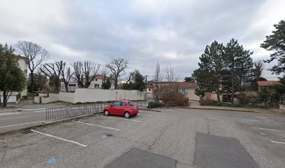 37 Rue Marc Riboud Parking, Parking à Saint-Genis-Laval