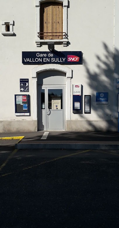 Gare De Vallon-en-Sully, Parking à Vallon-en-Sully